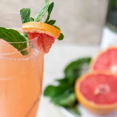 mint and grapefruit drink